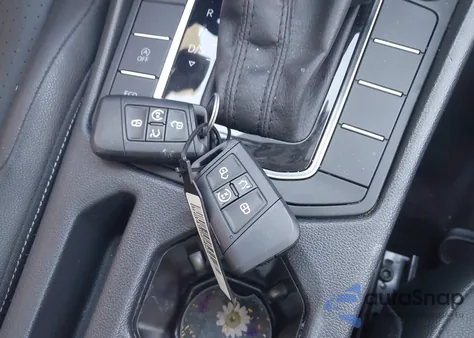 2020 Volkswagen Jetta 1.4T R-Line/1.4T S/1.4T Se из США, поврежденный, VIN 3VWCB7BU6LM037651